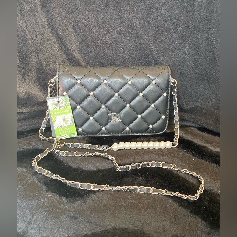 New Bagdley Mischka black Diamond quilted crossbody/clutch bag with pearls
